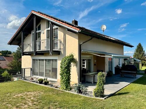 Foto - Gepflegtes und modernisiertes Einfamilienhaus in zentraler Lage