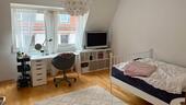 Foto - Schönes Zimmer in netter Mädels-WG in Stuttgart Ost!
