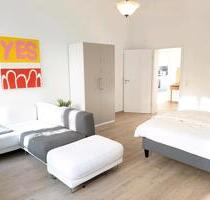 Top Lage, 2 Zi-Wohnung mit EBK, Balkon, TG-Stellplatz, möbliert - Karlsruhe