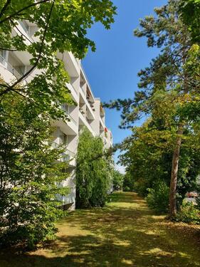 Foto - Schöne 3-Zimmerwohnung mit Südbalkon in TOP-Lage, vollmöbliert