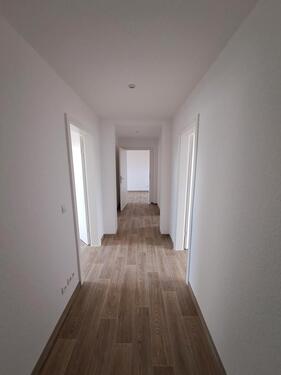 Foto - Erstbezug nach Sanierung! GerÃ¤umige 3-Raum Wohnung in Bitterfelder Innenstadt