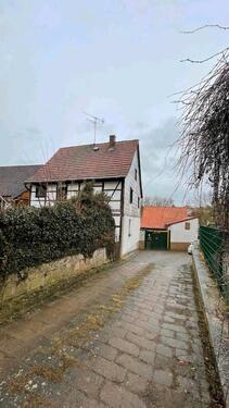 Foto - Kleiner Vierseitenhof mit Ausbaureserven