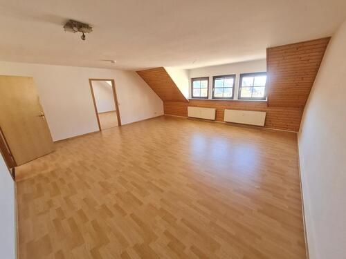 Foto - großzügige DG-Wohnung mit Stellplatz oder Garage