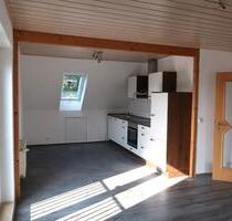 Helle 3 Zimmer DG Wohnung mit Charme - Ebersbach an der Fils