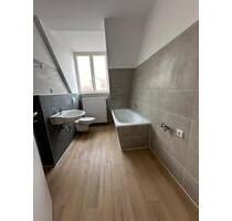 Zentrale und schicke 3-Raum-Dachwohnung - Weißenfels