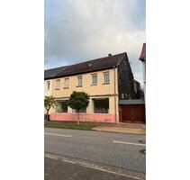 Charmantes Sanierungsobjekt mit Gewerbeeinheit in Helbra