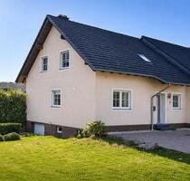 Doppelhaushälfte in Niersbach mit großer Garage – PROVISIONSFREI - Osann-Monzel