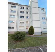 2 Zimmer-Wohnung im 1.OG mit Balkon, Stellplatz und Keller - Oberhausen-Rheinhausen