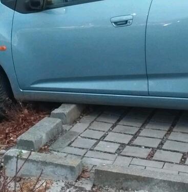 Foto - 1 Parkplatz - 30,00 EUR Miete,