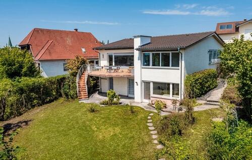 Foto - Großzügiges Einfamilienhaus mit großem Grundstück & Garten