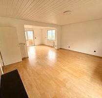 Freistehendes EFH - Großer Garten - Home Office ELW - Ochsenfurt