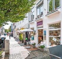 Gut sichtbar in der Ladenstraße! Kleines, feines Ladengeschäft am Rathausmarkt zur Miete - Eckernförde Gut sichtbar in der Ladenstraße! Kleines, feines Ladengeschäft am Rathausmarkt zur Miete - Eckernförde