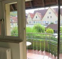 Moderne 2,5-Zi.-Wohnung Südbalkon 1.OG, TG, Zentrum von Bad Urach