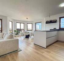 Helle 3,5-Zi.-Whg. mit Balkon, Weitblick & 2 TG-Stellplätzen - Nürtingen