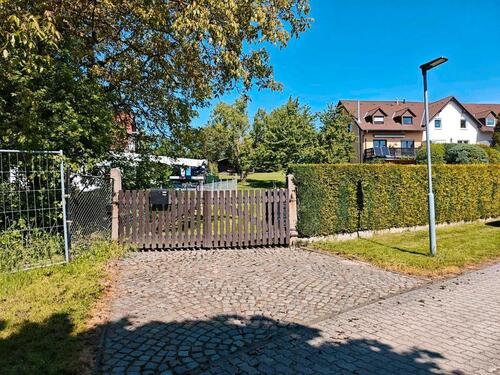 Foto - Grundstück , Baugrundstück , Haus , Garten