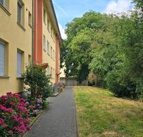 Frisch renovierte 3,5 Zi Wohnung m. Südbalkon und Garage - Rheinberg