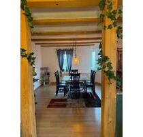 Selb – Sonnige 5 Zimmer Wohnung mit 160 qm in ruhiger Lage