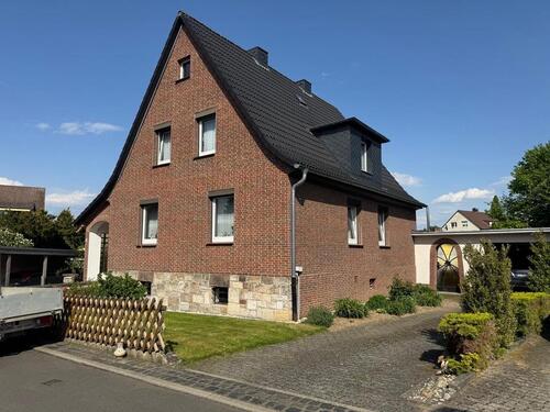 Foto - Haus zu vermieten, 6 Zimmer, Keller, Garten, Garage