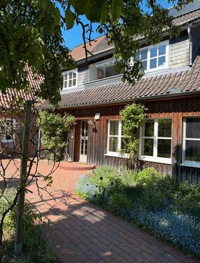 Foto - 3 Zimmer Wohnung 100 qm - 1.300,00&nbsp;EUR Kaltmiete, ca.&nbsp; 100,00&nbsp;m&sup2;
