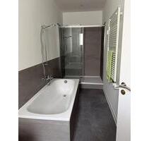 Umfassend saniert mit Balkon, Wanne und großer Dusche im Bad - Magdeburg Leipziger Straße