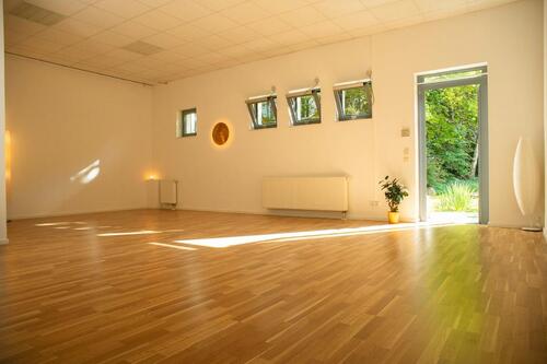 Foto - Yogaraum Seminarraum Tanzraum mit Garten 