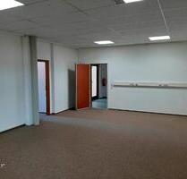 Helle Büros über den Dächern von Pfullingen und Reutlingen - All-in-Miete