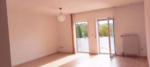 Foto - Helle 3 Zimmer-Küche-Wannenbad-Wohnung im Erdgeschoss