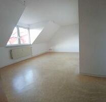Zentral gelegene 2-Raum-Wohnung im Dachgeschoss - Burgstädt