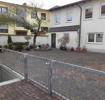 Sanierte Wohnung im Herzen Biebers - freistehendes Einfamilienhaus - Offenbach am Main Sanierte Wohnung im Herzen Biebers - freistehendes Einfamilienhaus - Offenbach am Main