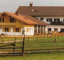 Haus in Schaftlach - 1.790,00&nbsp;EUR Kaltmiete, ca.&nbsp; 130,00&nbsp;m&sup2; in Waakirchen (PLZ: 83666)