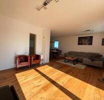 MODERNE & HOCHWERTIGE DOPPELHAUSHÄLFTE MIT GARTEN IN HAUNWANG - Eching