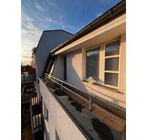 gemütliche Dachgeschosswohnung mit Balkon + EBK in Schloßchemnitz