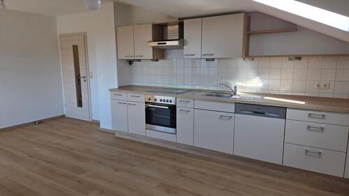 Foto - Vermiete schöne 2-Zi-DG-Wohnung 77m², mit geräumiger Küche in PAN