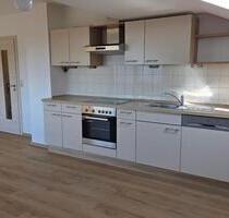 Vermiete schöne 2-Zi-DG-Wohnung 77m², mit geräumiger Küche in PAN - Pfarrkirchen