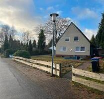 4-Zimmer Wohnung im Haus-Obergeschoss (neu renoviert) - Henstedt-Ulzburg