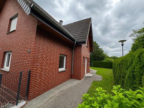 Foto - Exkl. Doppelhaushälfte - Solarthermie - Garage - Garten - Toplage