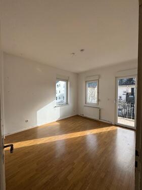 Foto - Traumhaftes WG-Zimmer mit Balkon in zentraler Lage - Mädels WG