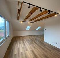 Helle Dachgeschosswohnung in Obervellmar – 75 m²