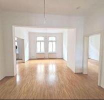 WG Zimmer in 2er WG in schöner Altbauwohnung mit 2 Bädern+Sauna - Stuttgart Lehen