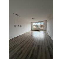 Attraktive 3,5-Zimmer-Wohnung mit Balkon & Tiefgaragenstellpl - Duisburg Walsum