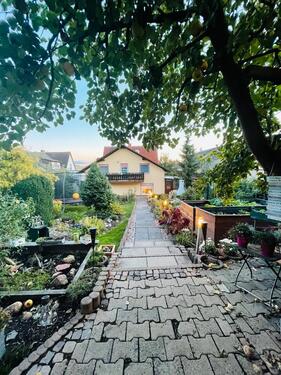 Foto - Haus mit Garten & 2 Garagen ab 01.05. zu vermieten!