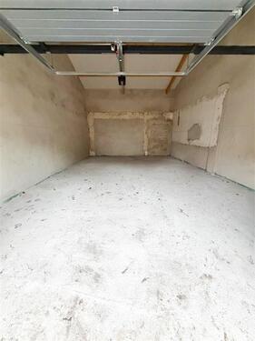 Foto - Ebenerdige GarageLagerfläche 47,80 qm mit Freifläche und Stromanschluss zu vermieten