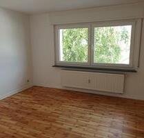 Komplett renoviert: Helle, gemütliche 3 Zimmer DG-Wohnung in ruhiger Lage - top! - Bad Vilbel