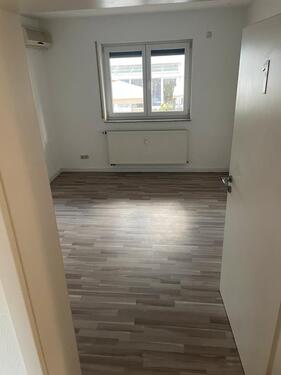 Foto - Erdgeschosswohnung, 4 Schlafzimmer 2 Bad,Wohnzimmer,Küche