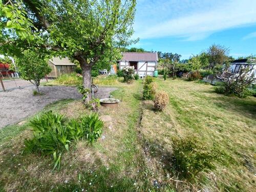 Foto - Schöne massive Gartenlaube auf Pachtland