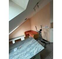 2-Zimmer DG-Wohnung - 800,00 EUR Kaltmiete, in Gärtringen (PLZ: 71116)