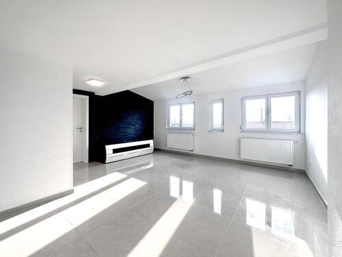 Foto - Helle 4-Zimmer-Wohnung mit Einbauküche und PKW-Stellplatz