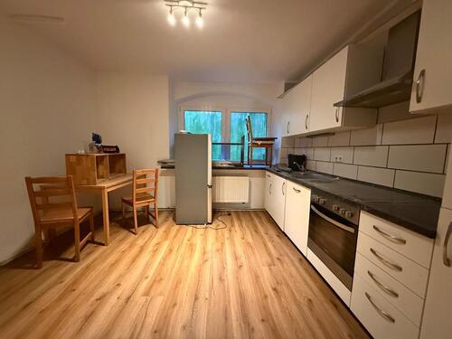 Foto - Weitläufe Drei-Zimmer-Wohnung inklusive Tageslichtbad und Einbauküche