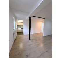 **Teilmöblierte 2-Zimmer Wohnung mit Altbaucharme in Wurmberg**