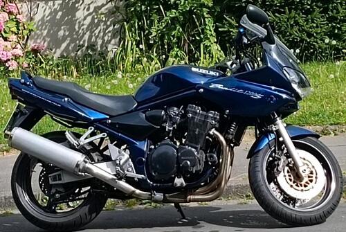 Foto - Biete Motorrad Stellplatz in Einzelgarage an.